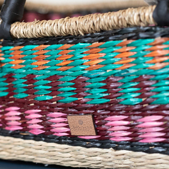 Moseskorb aus Seegras, bunt