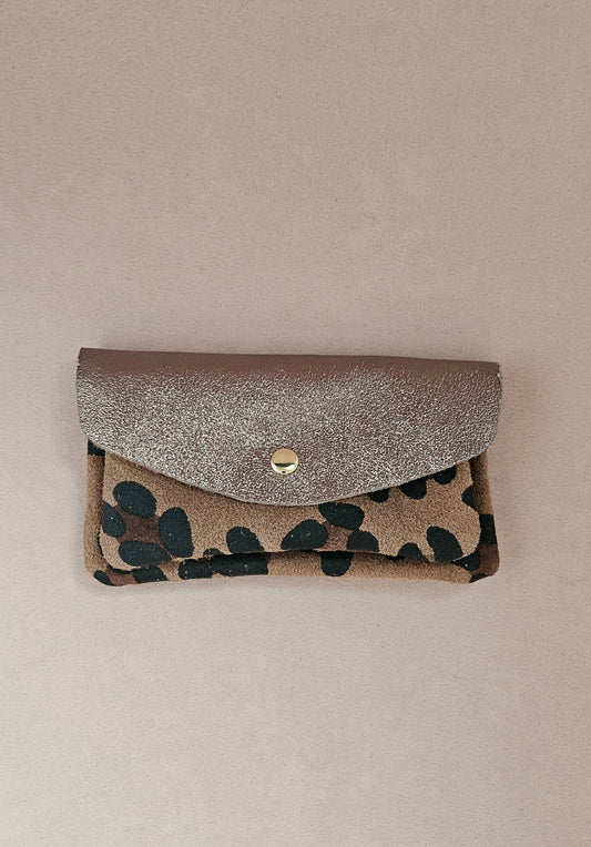 Maxi Geldbörse aus Leder mit Leopardenmuster