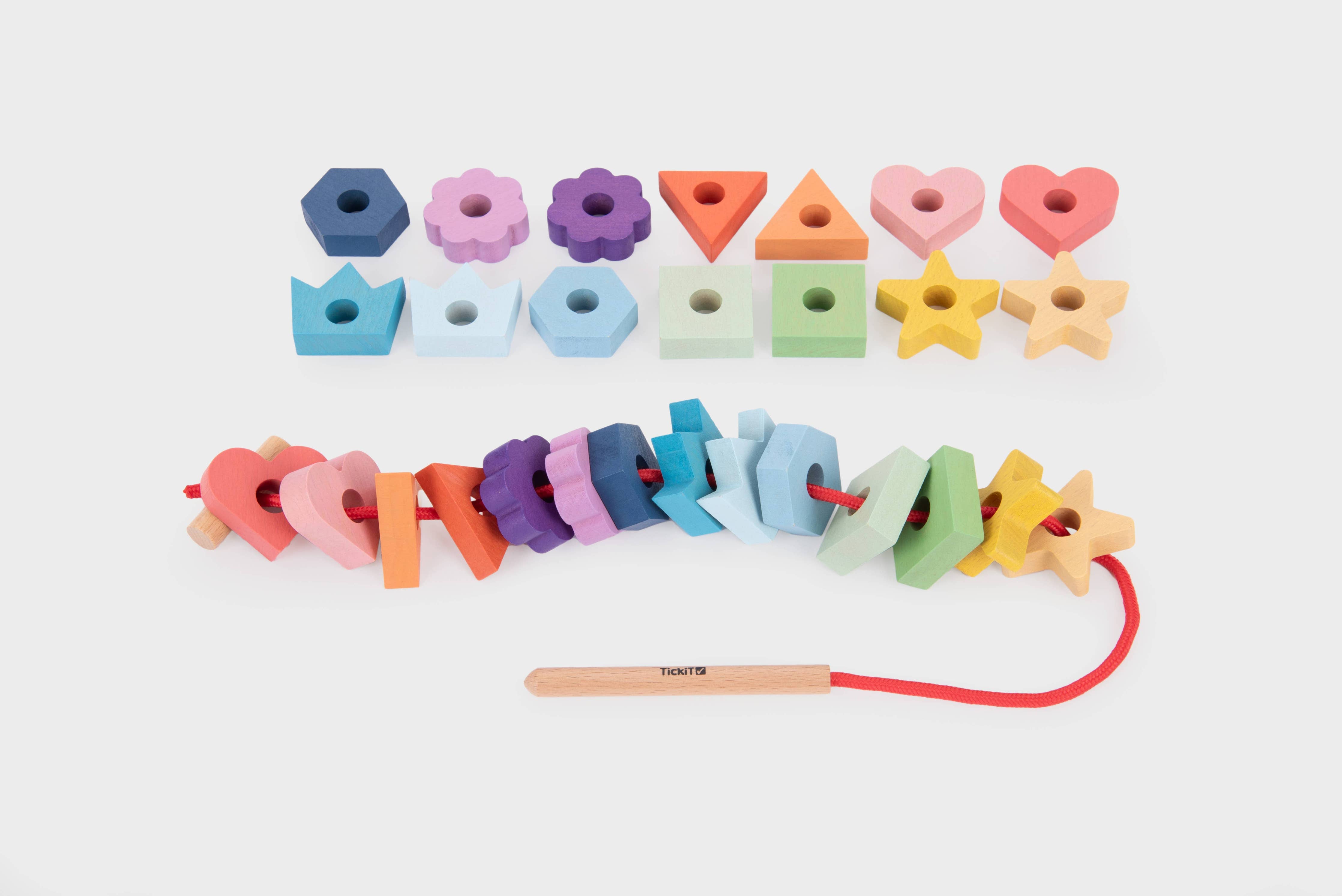 Fädel-Set bunte Formen, inkl. Holznadel