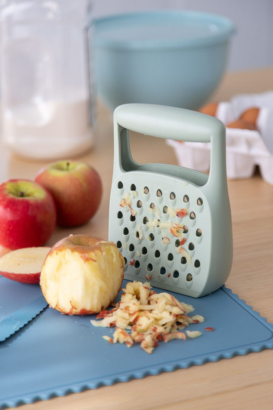 Reibe für Kinder (unscharf)