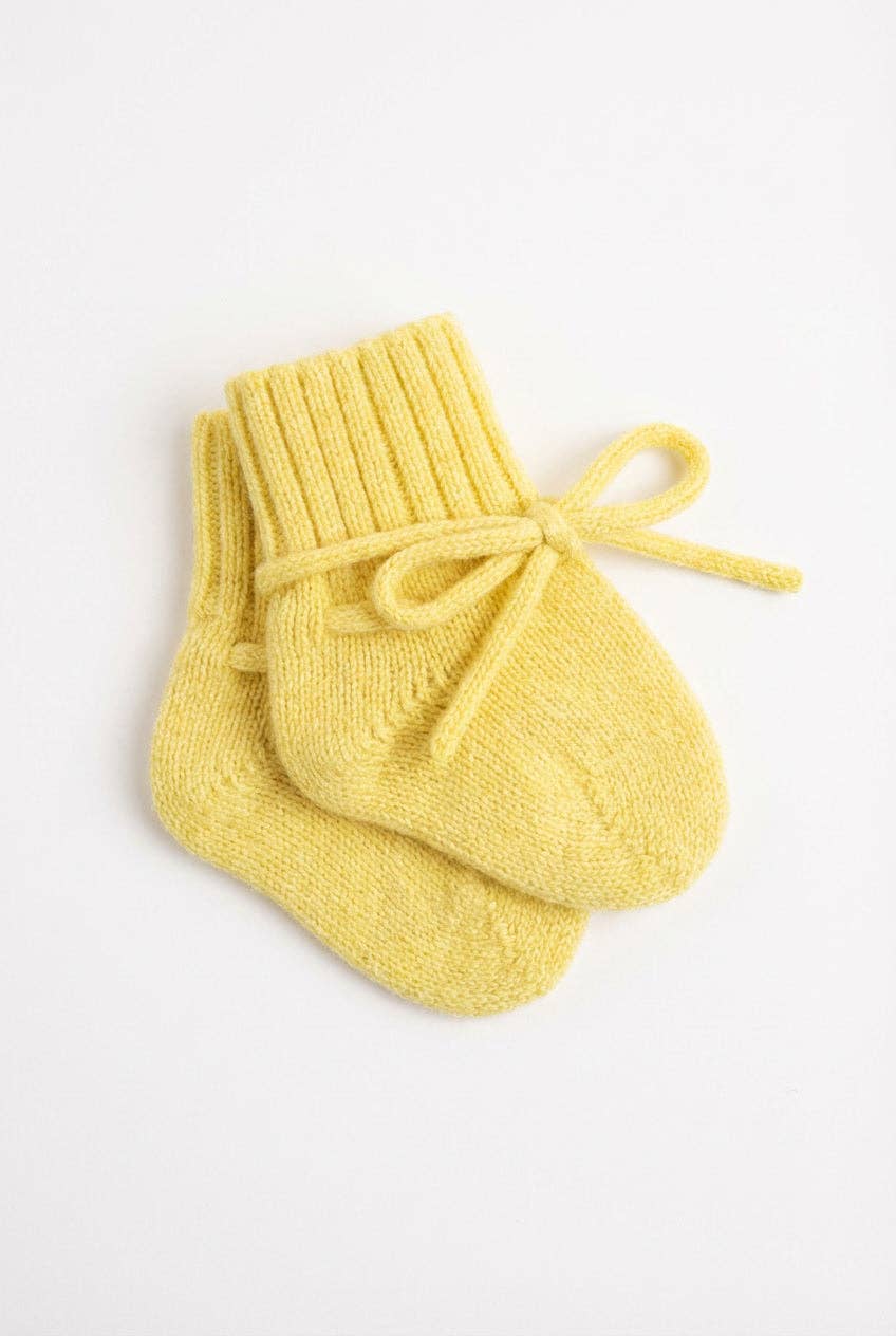 Booties aus Merinowolle (0-6 Mo), Butter yellow