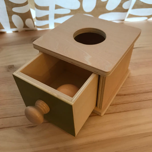 Montessori Box Nr. 2 - Schublade mit Ball