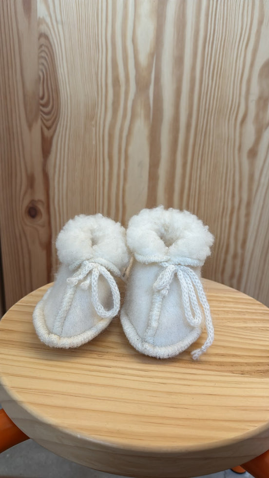 Schuhe aus Wolle für die Kleinsten