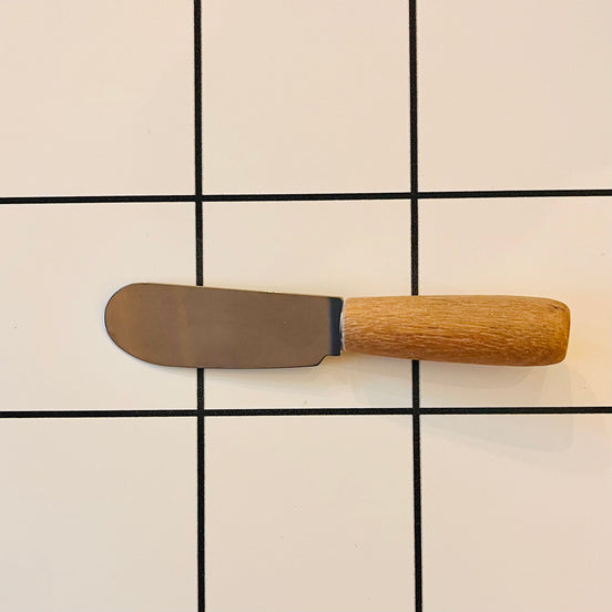 Runder Kindermesser (unscharf)