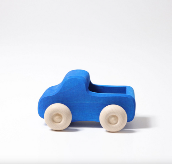 Kleiner Lastwagen aus Holz, blau