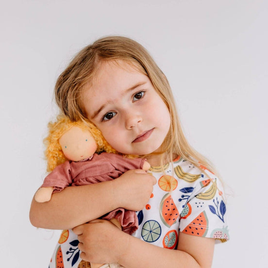 Stoffpuppe Lisa inspiriert nach Waldorf, 25 cm