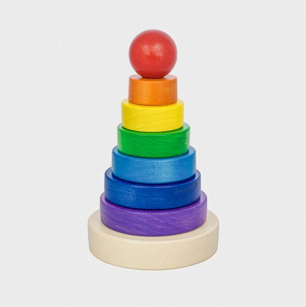 Stapelturm aus Holz Regenbogen