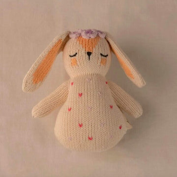Gestricktes Kuscheltier mit Rassel, Hase